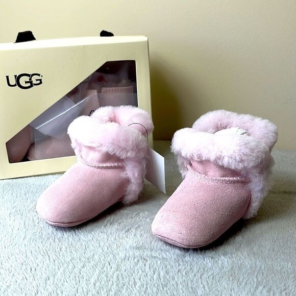 UGG LASSEN infant shoes BOOTS Sz M 4/5 - Picture 1 of 6